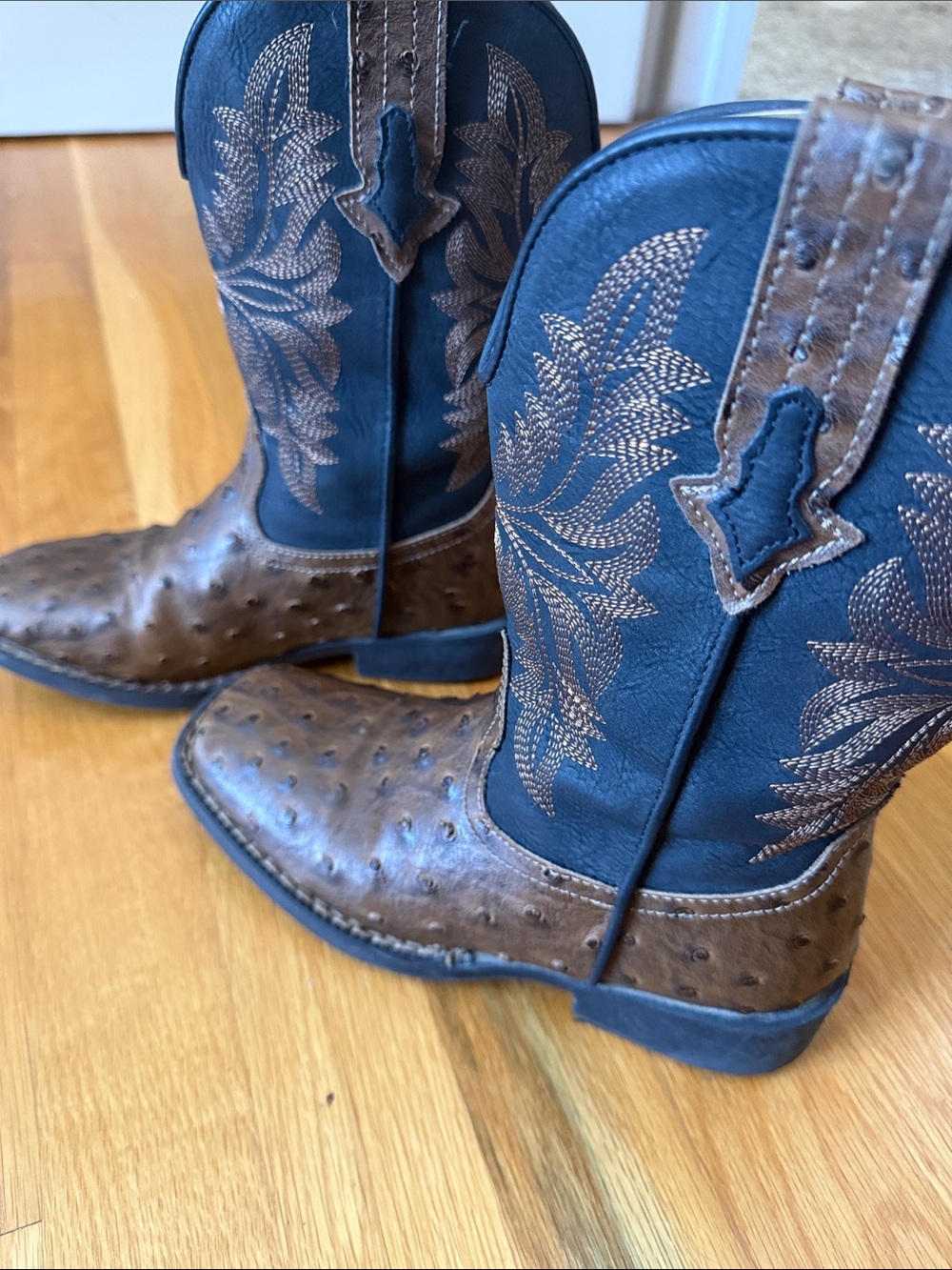 Roper Brown and Black Western Embroidered Heeled Boots